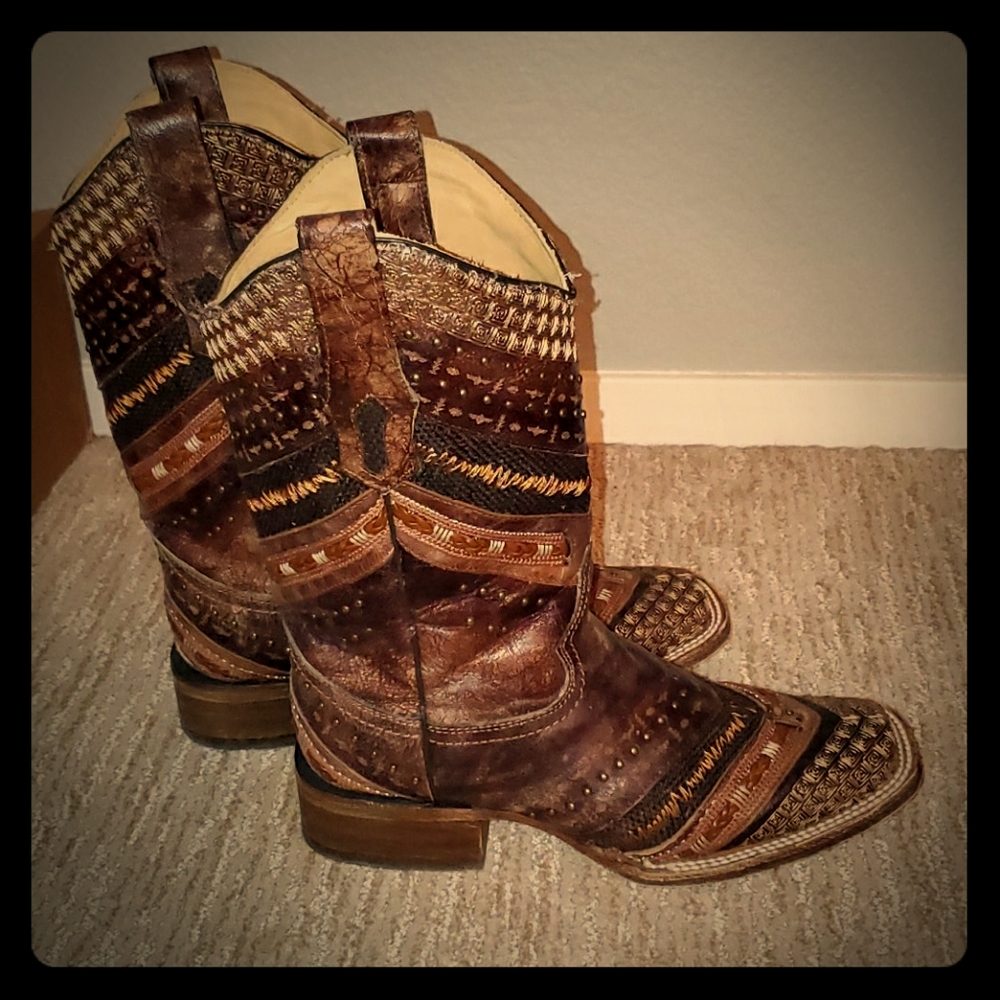 Corral Ladies’ Brown Embroidery and Studs Size 9